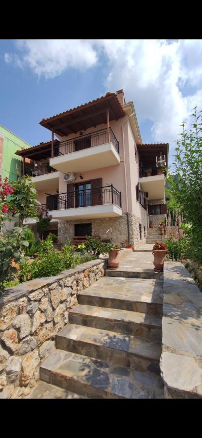 Panos Luxury Suites Kalambaka Exterior foto